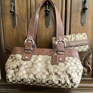 Coach Signature Logo Brown Beige Shoulder Bag with Wallet Set Medium Women